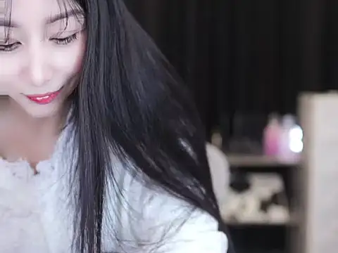 Snapshot of Nuyoah-77 chatting on 11.27.25 Nuyoah-77 online show from 11.27.25