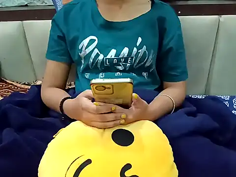 GoldnessAishu online show from 12.25.24