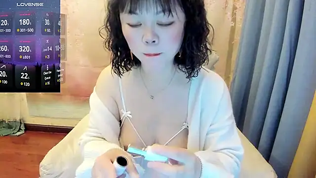 Pennyee online show from 02.18.25