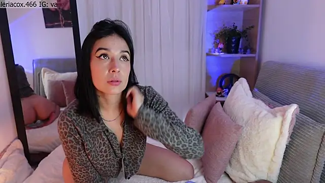 ValeriaCox online show from 11.15.25