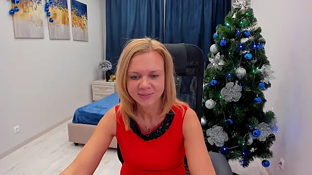 Snapshot of AgathaKlouin chatting on 12.22.24 AgathaKlouin online show from 12.22.24