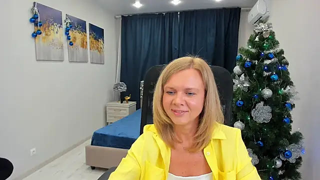 Snapshot of AgathaKlouin chatting on 12.26.24 AgathaKlouin online show from 12.26.24