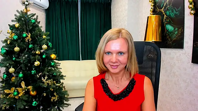 Snapshot of AgathaKlouin chatting on 12.28.24 AgathaKlouin online show from 12.28.24