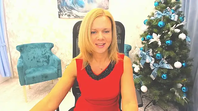 Snapshot of AgathaKlouin chatting on 12.30.24 AgathaKlouin online show from 12.30.24