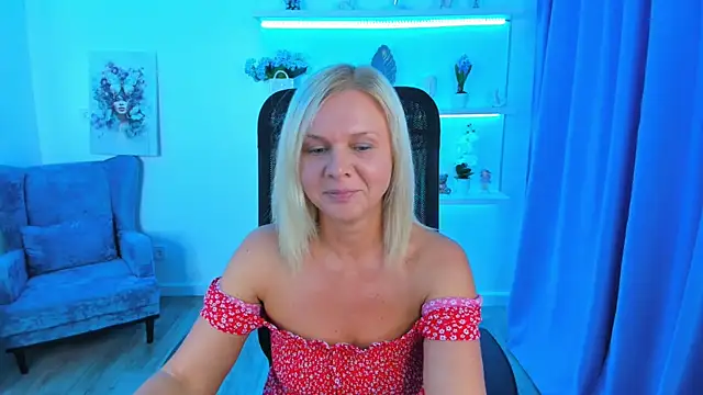 Snapshot of AgathaKlouin chatting on 09.09.25 AgathaKlouin online show from 09.09.25