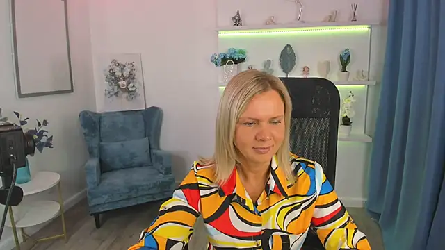 Snapshot of AgathaKlouin chatting on 10.09.25 AgathaKlouin online show from 10.09.25