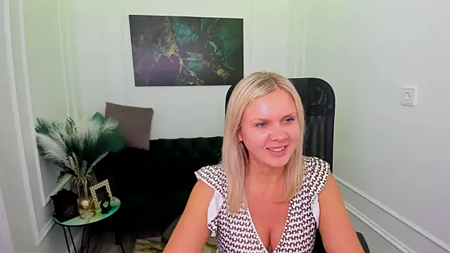 AgathaKlouin online show from 02.22.26