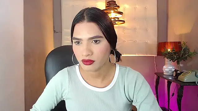 Snapshot of Greys_ath chatting on 10.28.25 Greys ath online show from 10.28.25