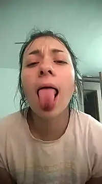 Snapshot of Avi_Thomsonn chatting on 12.28.24 Avi Thomsonn online show from 12.28.24