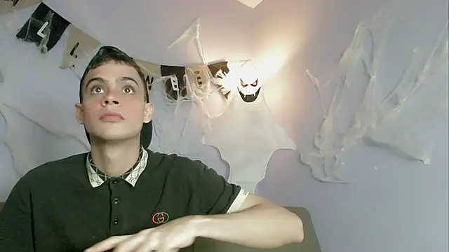 zacariasss  online show from 10.31.25