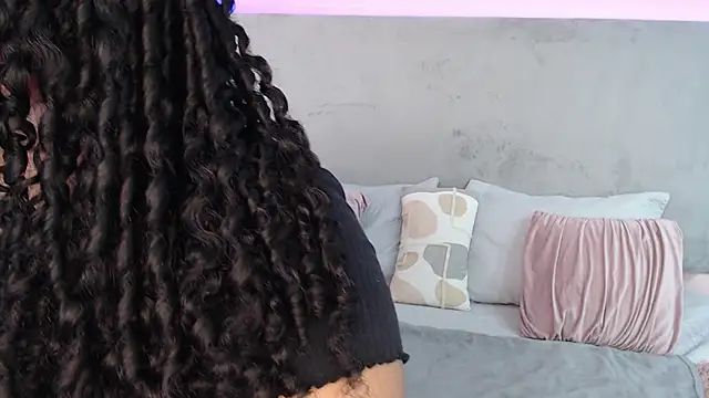 Snapshot of Miley_Collins chatting on 12.03.24 Miley Collins online show from 12.03.24