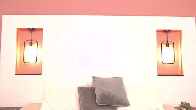 Snapshot of Miley_Collins chatting on 12.12.24 Miley Collins online show from 12.12.24