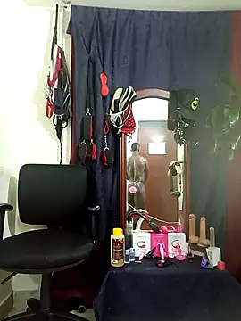 yezz3011 online show from 10.14.25