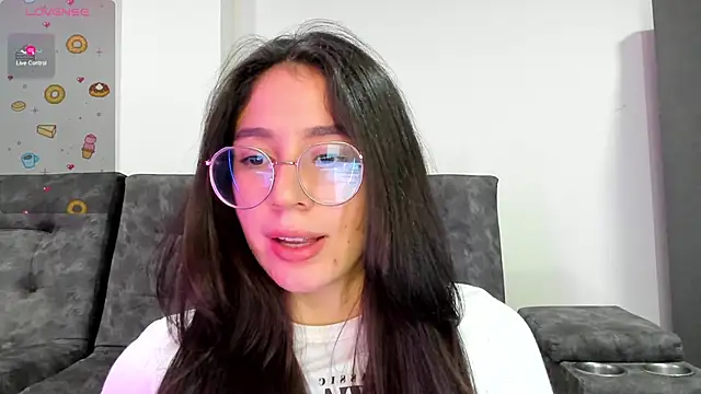 emmadiaz1 online show from 03.22.25