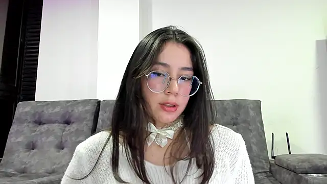 emmadiaz1 online show from 09.13.25