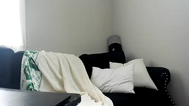 Snapshot of MistressKatie13xxx chatting on 12.15.24 MistressKatie13xxx online show from 12.15.24