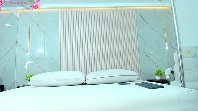 nathassa grant online show from 02.08.25