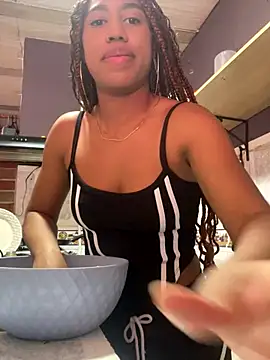 Snapshot of DailaSmith chatting on 12.14.25 DailaSmith online show from 12.14.25