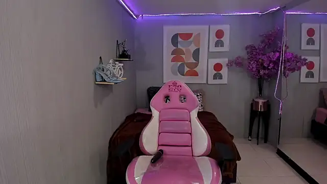 Snapshot of Dafne_huges chatting on 12.03.24 Dafne huges online show from 12.03.24
