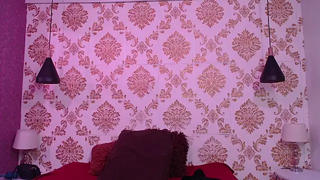 Snapshot of Dafne_huges chatting on 12.18.24 Dafne huges online show from 12.18.24