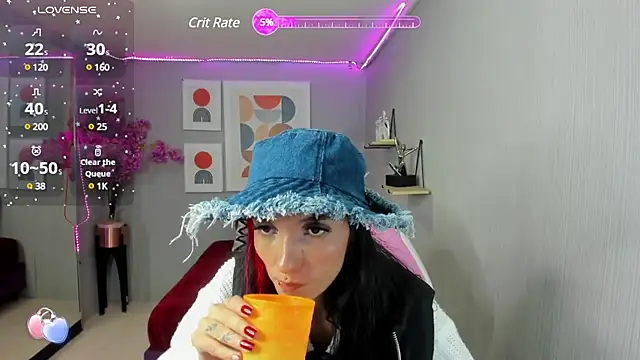 Snapshot of Dafne_huges chatting on 12.24.24 Dafne huges online show from 12.24.24