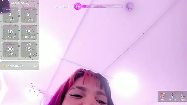 Snapshot of Dafne_huges chatting on 03.07.25 Dafne huges online show from 03.07.25