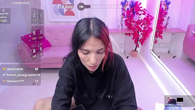 Snapshot of Dafne_huges chatting on 03.15.25 Dafne huges online show from 03.15.25