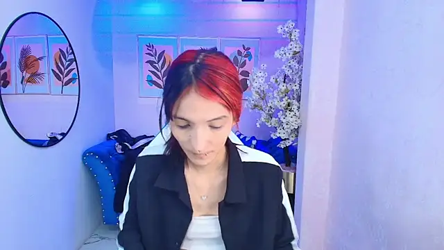 Snapshot of Dafne_huges chatting on 09.27.25 Dafne huges online show from 09.27.25