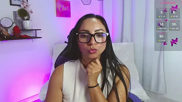 Emmi Cam online show from 04.15.26