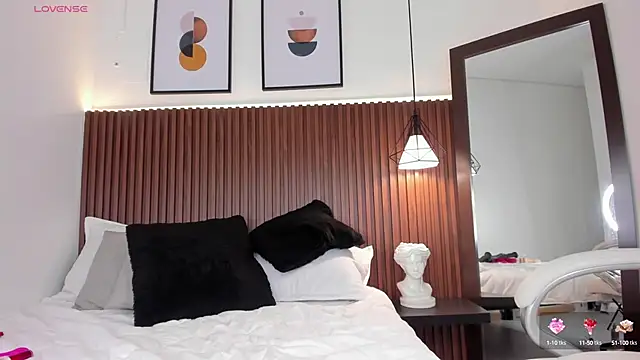 emma white 01 online show from 12.06.24