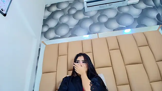 Snapshot of mss_samy chatting on 12.20.25 mss samy online show from 12.20.25