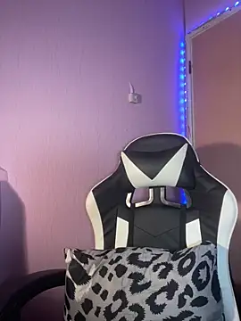 Snapshot of ursweet_babygirl chatting on 05.17.26 ursweet babygirl online show from 05.17.26