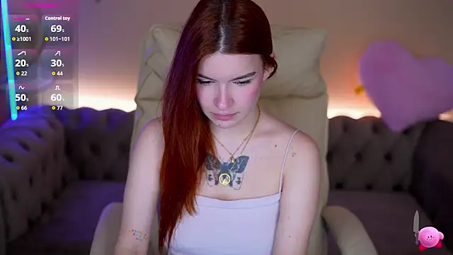 Snapshot of RedShinee chatting on 02.18.26 RedShinee online show from 02.18.26