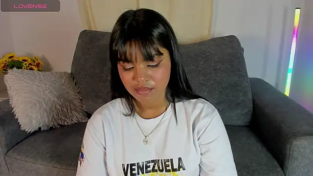 zoe roux21 online show from 02.06.25