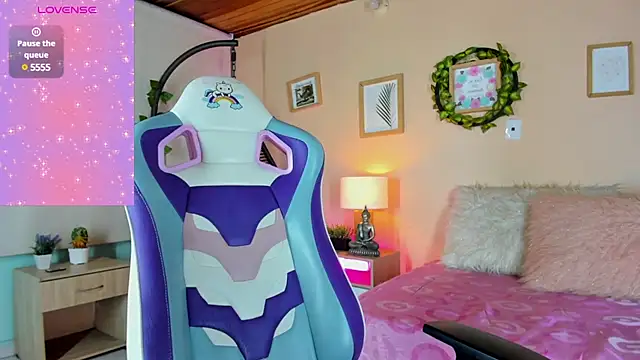 honey fox1 online show from 03.15.25