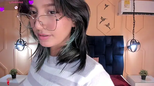 Snapshot of Yazmin_rouse chatting on 12.12.24 Yazmin rouse online show from 12.12.24