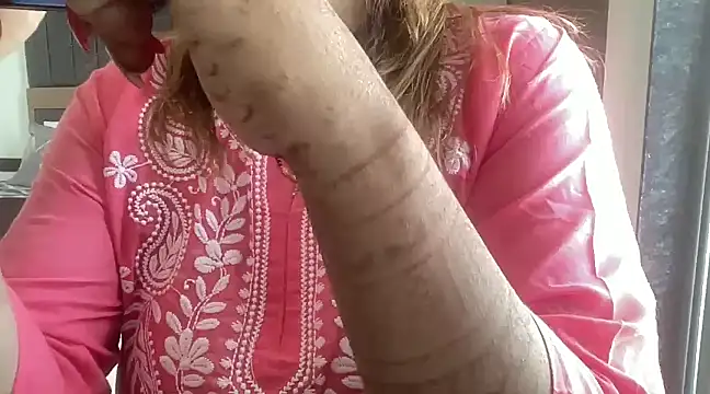 Snapshot of sassypooja chatting on 02.08.25 sassypooja online show from 02.08.25