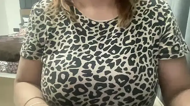 Snapshot of sassypooja chatting on 02.10.25 sassypooja online show from 02.10.25