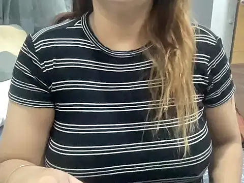 Snapshot of sassypooja chatting on 10.13.25 sassypooja online show from 10.13.25