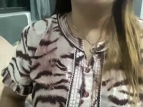 Snapshot of sassypooja chatting on 11.10.25 sassypooja online show from 11.10.25