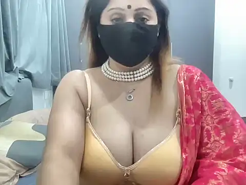 Snapshot of sassypooja chatting on 11.24.25 sassypooja online show from 11.24.25