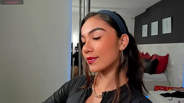 Snapshot of scarlet_castro chatting on 03.14.25 scarlet castro online show from 03.14.25