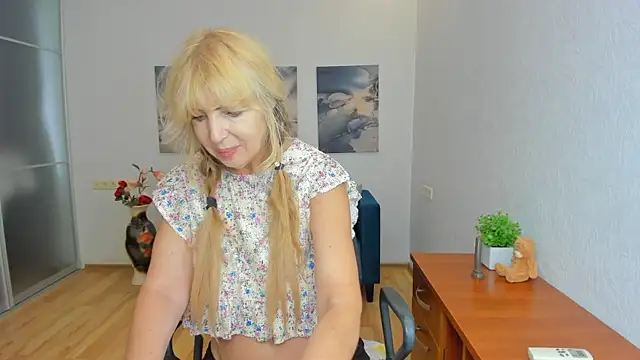 Snapshot of Anna_Diax chatting on 07.07.26 Anna Diax online show from 07.07.26