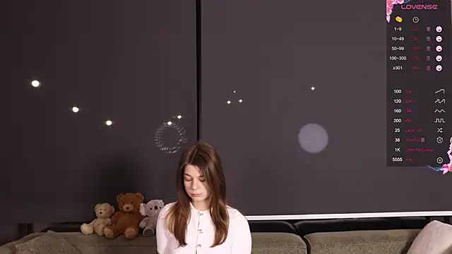 AnnaSiren online show from 12.13.24