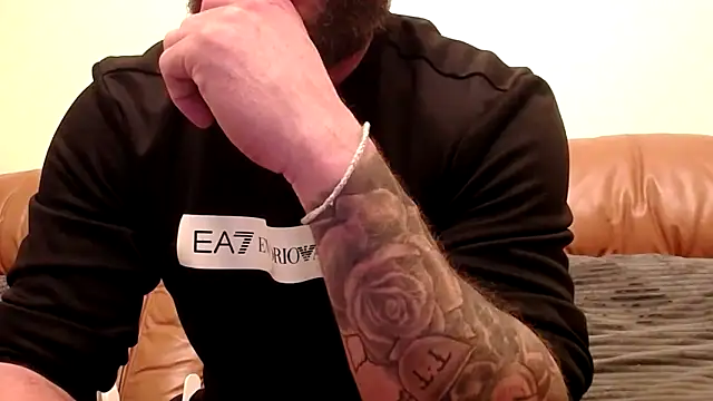 Snapshot of AnodicDemotic chatting on 11.02.25 AnodicDemotic online show from 11.02.25