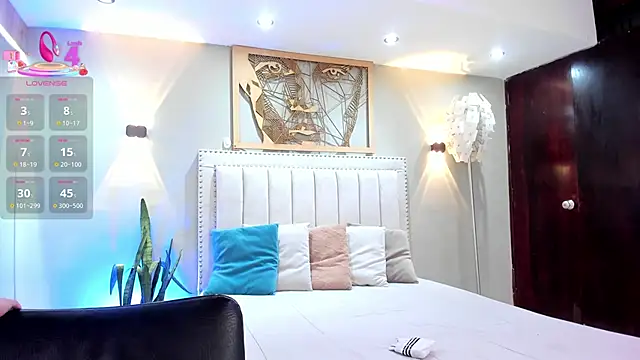 Snapshot of _EmilyJireh_ chatting on 10.01.25 EmilyJireh online show from 10.01.25