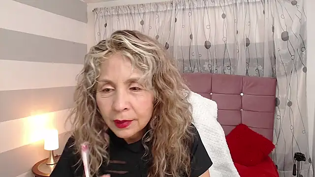 Snapshot of Afrodita_sg chatting on 01.17.25 Afrodita sg online show from 01.17.25