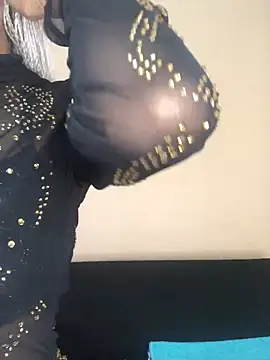 Snapshot of niccki3 chatting on 12.20.24 niccki3 online show from 12.20.24