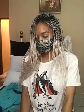 Snapshot of niccki3 chatting on 12.28.24 niccki3 online show from 12.28.24