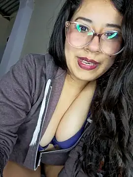 Snapshot of MishuColfer chatting on 10.26.25 MishuColfer online show from 10.26.25